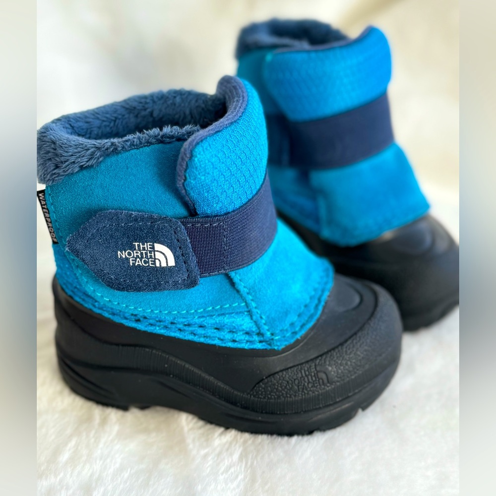 The North Face boots, size 5